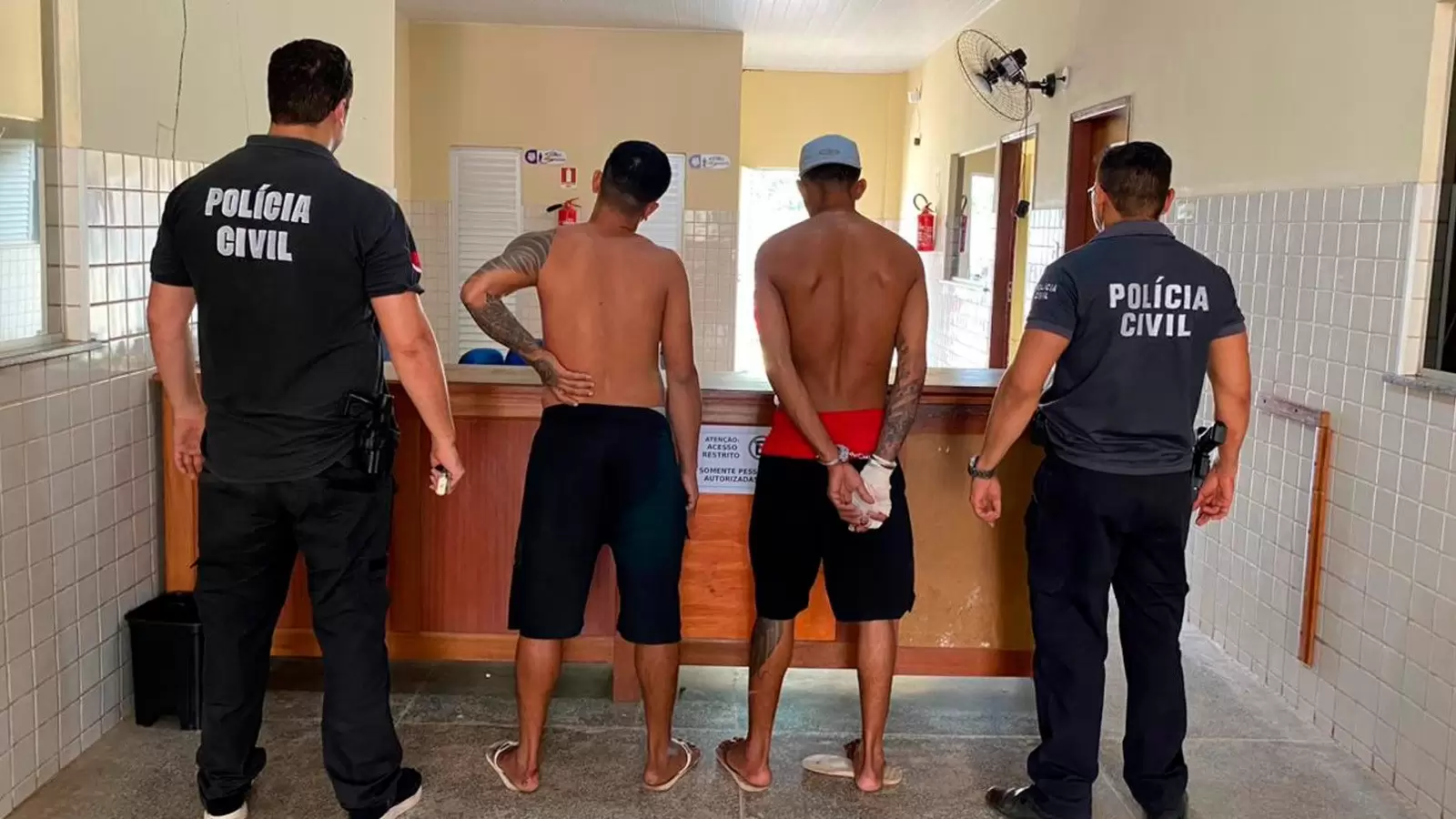Dupla é presa em flagrante por feminicídio tentado e roubo qualificado em Igarapé-Açu