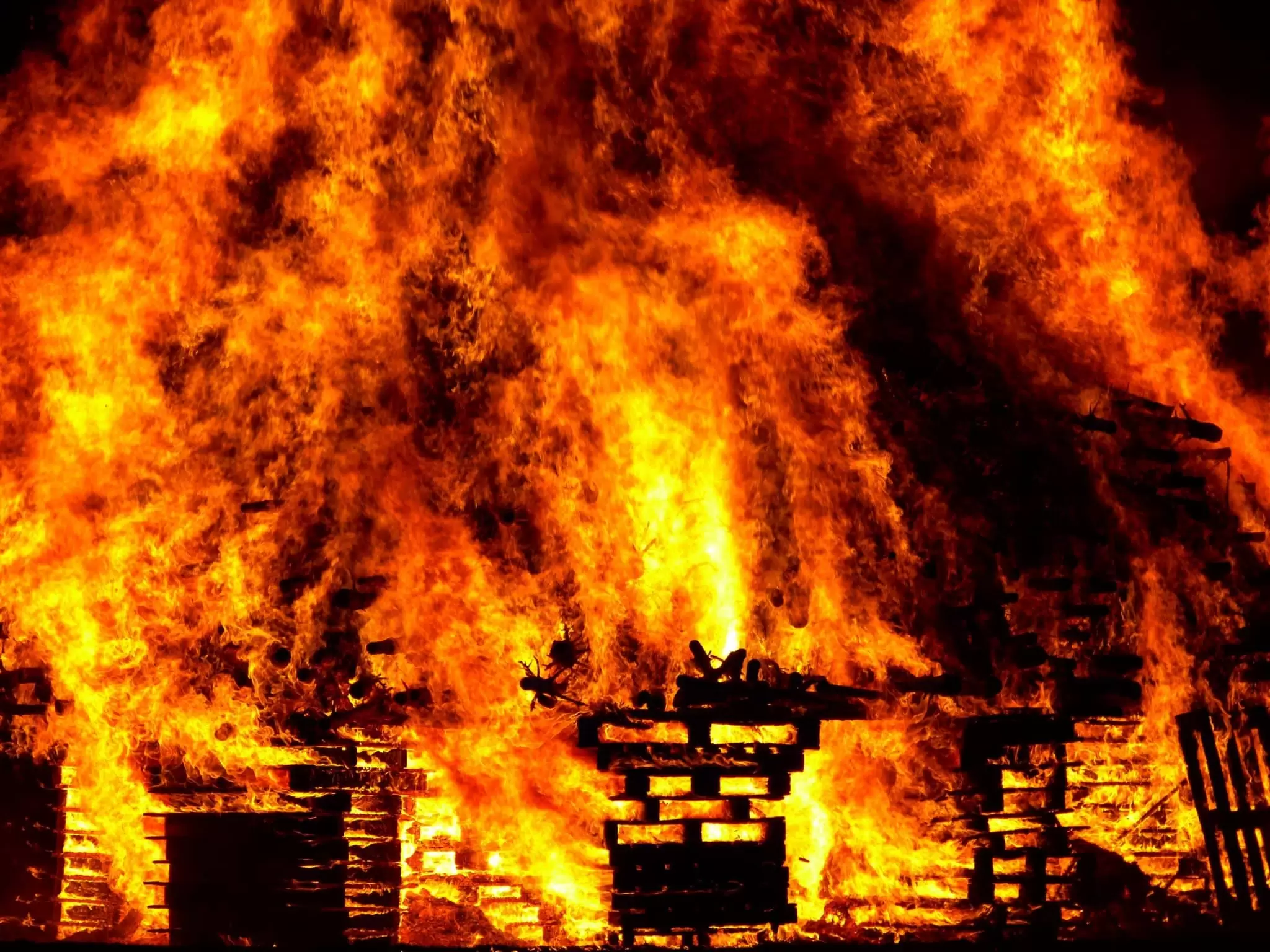 Incêndio destrói residência em Capanema