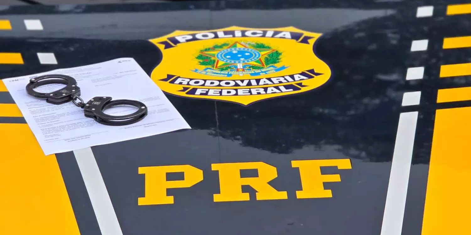 Homem procurado por homicídio qualificado é preso pela PRF na BR-316